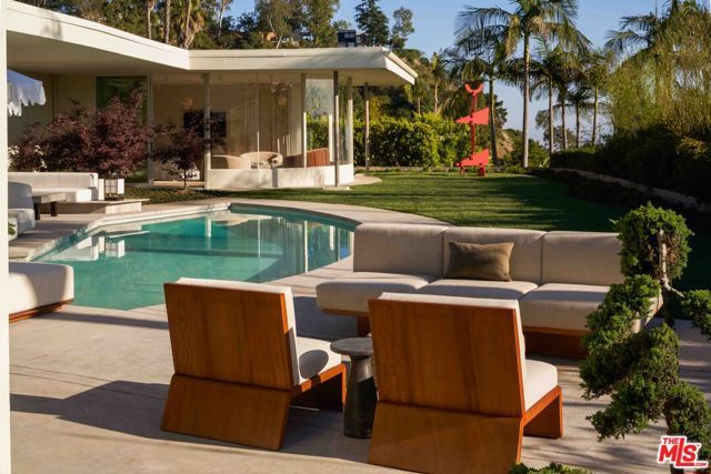 1862 Loma Vista Drive, Beverly Hills, CA 90210