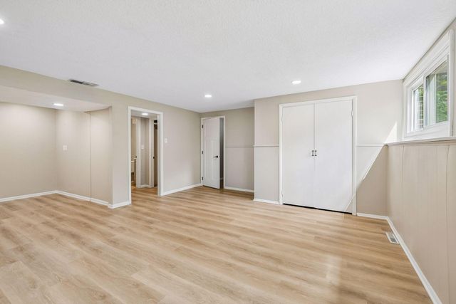 3216 W 85th Street, Bloomington, MN 55431