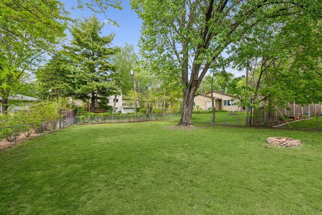3216 W 85th Street, Bloomington, MN 55431