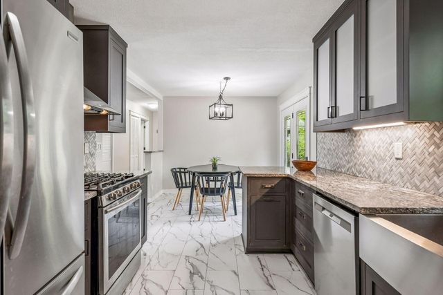 3216 W 85th Street, Bloomington, MN 55431
