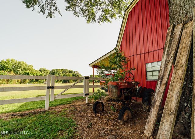 103 Hidden Lake Rd Road, Flora, MS 39071