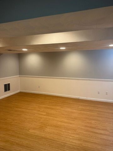 22 Derby Lane, Cranston, RI 02921