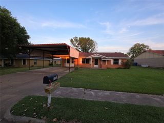 718 Contour Drive, Mexia, TX 76667