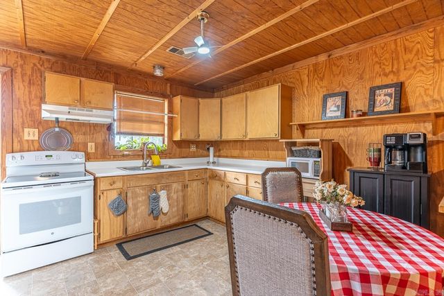 5517 Pacific Rd, Jonesboro, AR 72401