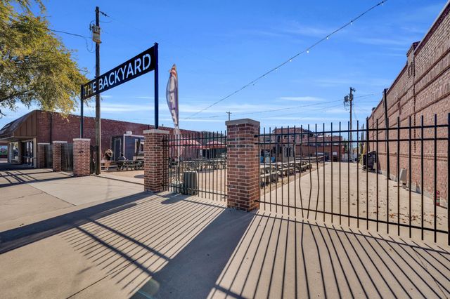 115 Main Street, Ennis, TX 75119