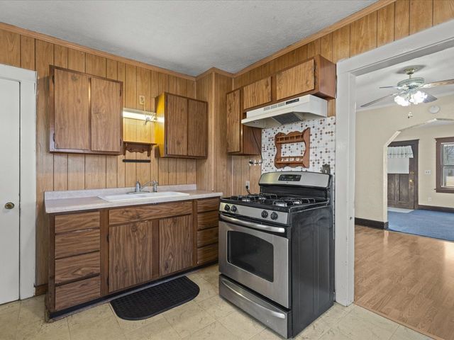 2710 Kinsey Street, Rockford, IL 61109