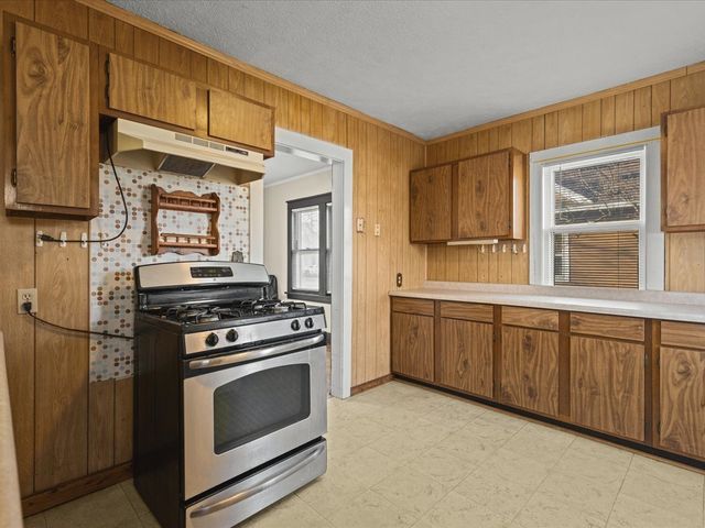 2710 Kinsey Street, Rockford, IL 61109