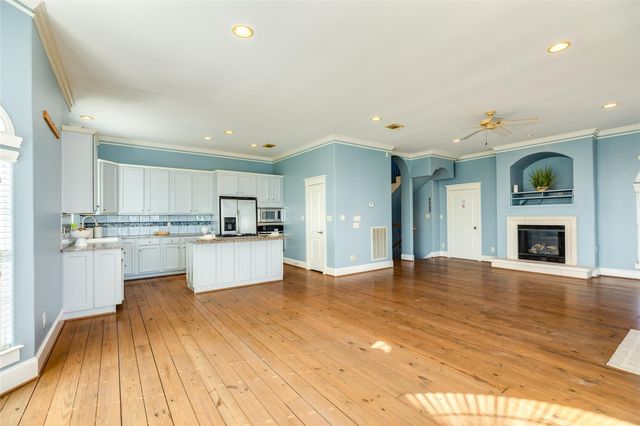 8407 Teichman Road, Galveston, TX 77554