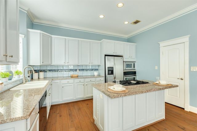 8407 Teichman Road, Galveston, TX 77554