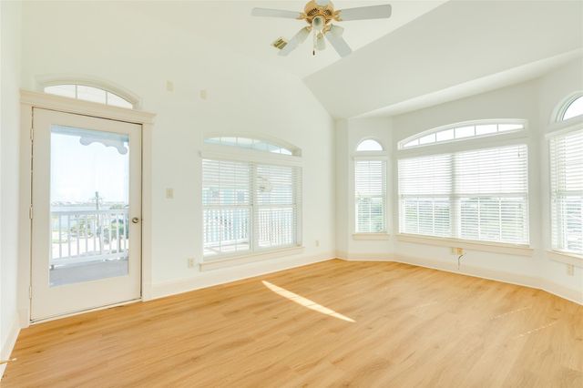 8407 Teichman Road, Galveston, TX 77554