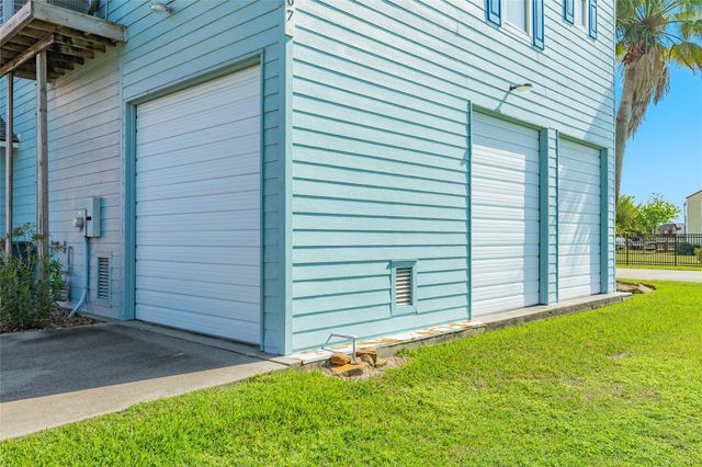 8407 Teichman Road, Galveston, TX 77554