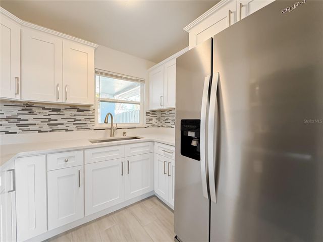 111 N FAIRFAX AVENUE, Winter Springs, FL 32708