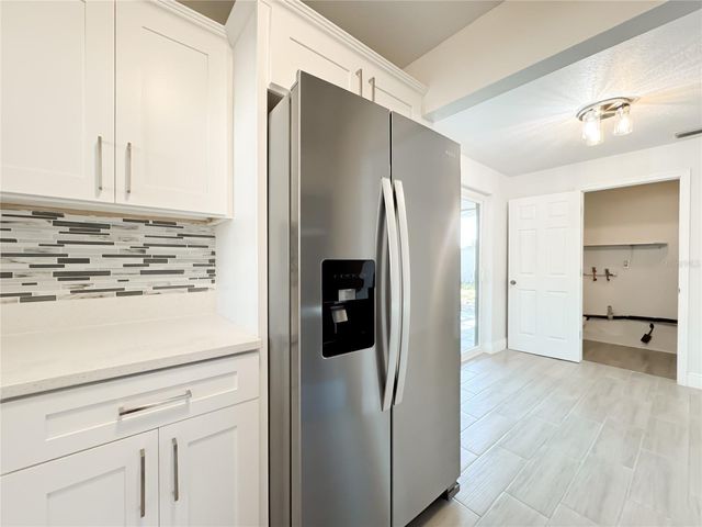 111 N FAIRFAX AVENUE, Winter Springs, FL 32708