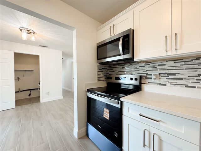 111 N FAIRFAX AVENUE, Winter Springs, FL 32708