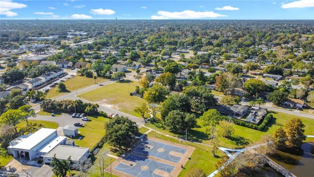 111 N FAIRFAX AVENUE, Winter Springs, FL 32708