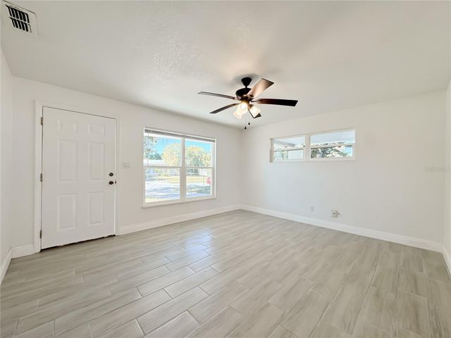 111 N FAIRFAX AVENUE, Winter Springs, FL 32708