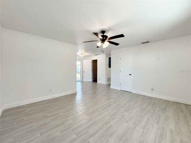 111 N FAIRFAX AVENUE, Winter Springs, FL 32708