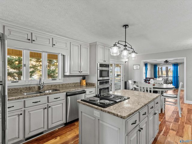 186 Bluff Drive, Rogersville, AL 35652