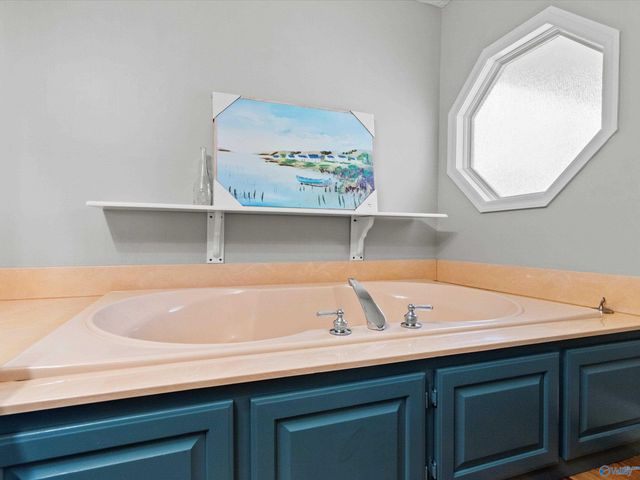 186 Bluff Drive, Rogersville, AL 35652