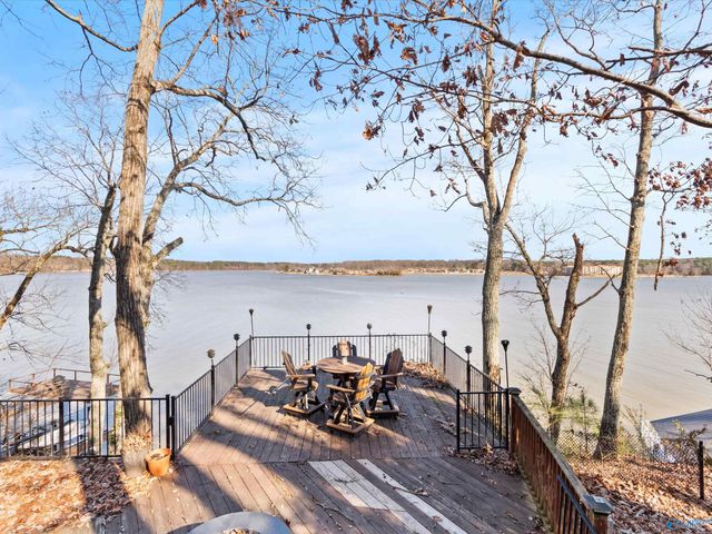 186 Bluff Drive, Rogersville, AL 35652