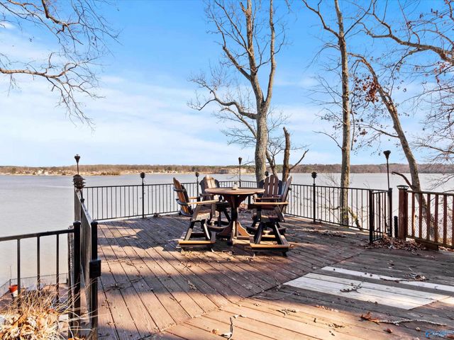 186 Bluff Drive, Rogersville, AL 35652