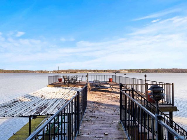 186 Bluff Drive, Rogersville, AL 35652