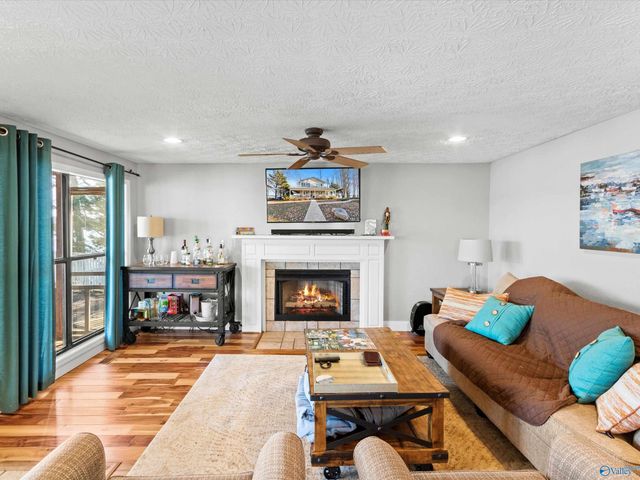 186 Bluff Drive, Rogersville, AL 35652