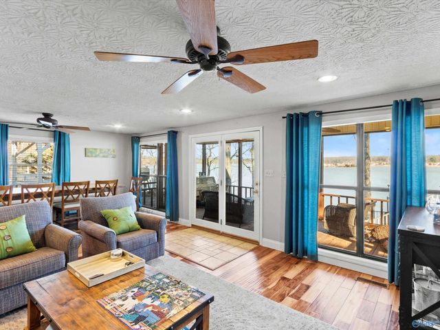 186 Bluff Drive, Rogersville, AL 35652