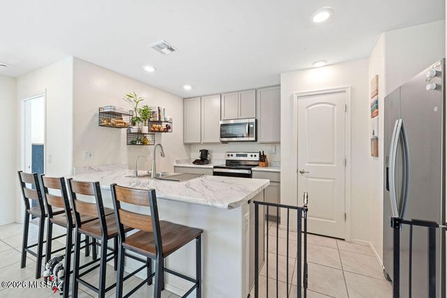 6373 S Ambarella Drive, Tucson, AZ 85756