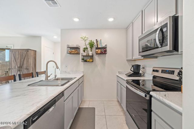 6373 S Ambarella Drive, Tucson, AZ 85756