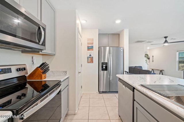 6373 S Ambarella Drive, Tucson, AZ 85756
