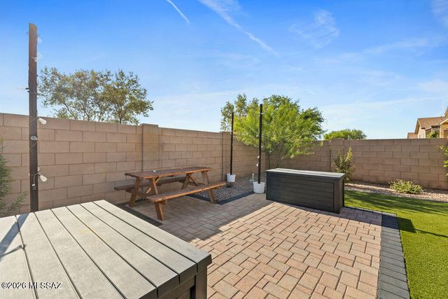 6373 S Ambarella Drive, Tucson, AZ 85756