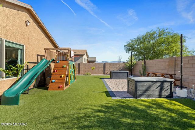 6373 S Ambarella Drive, Tucson, AZ 85756