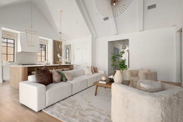 9027 Daytonia Avenue, Dallas, TX 75218