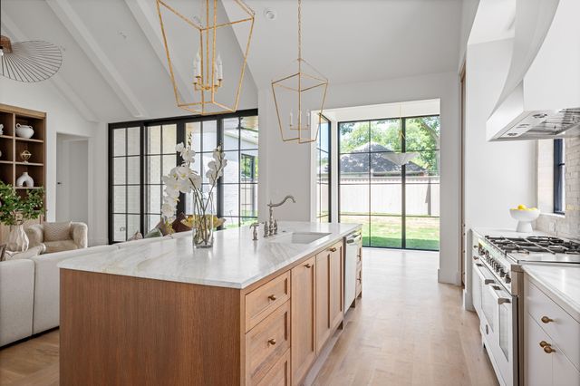 9027 Daytonia Avenue, Dallas, TX 75218