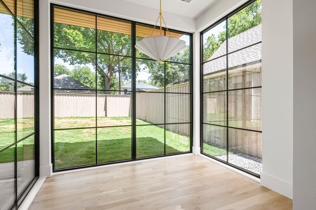 9027 Daytonia Avenue, Dallas, TX 75218