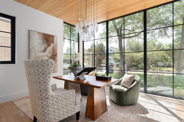 9027 Daytonia Avenue, Dallas, TX 75218