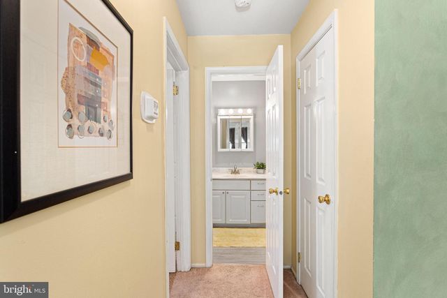 84-B W BLUEBELL LN, Mount Laurel, NJ 08054