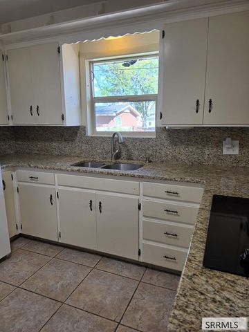 286 Pinon Drive, Idaho Falls, ID 83401