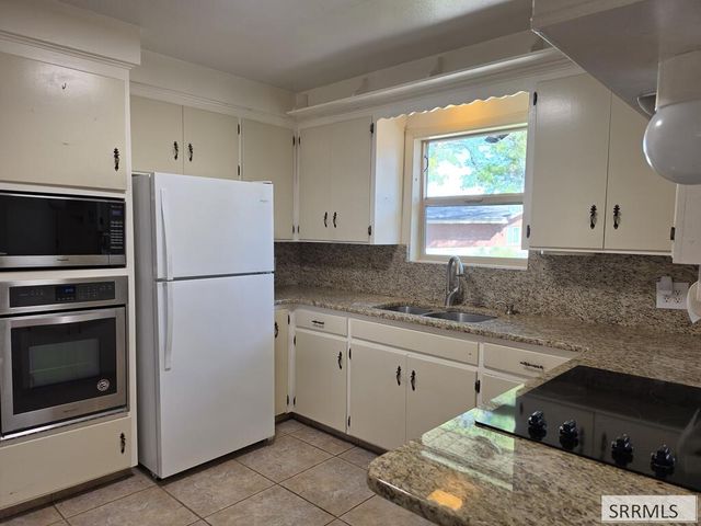 286 Pinon Drive, Idaho Falls, ID 83401