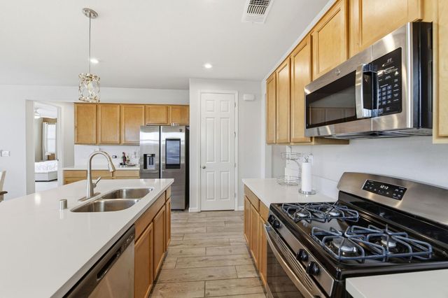 4842 Rockrose Dr, Folsom, CA 95630