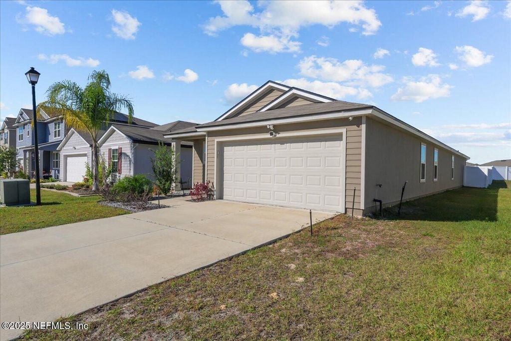 2323 FALLING STAR Lane, Green Cove Springs, FL 32043