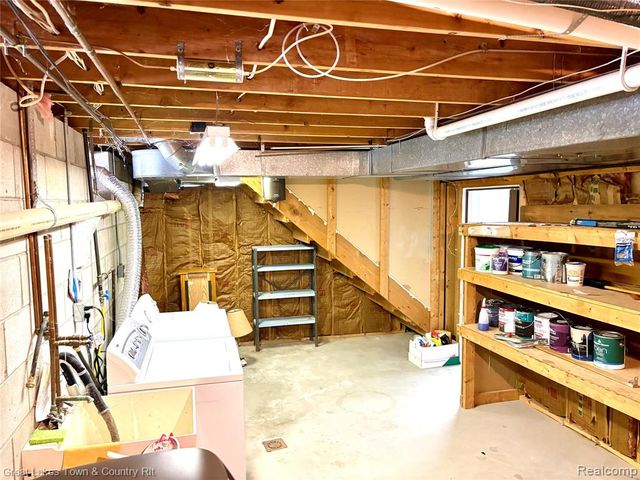 1051 N Lake George Road, Attica, MI 48412