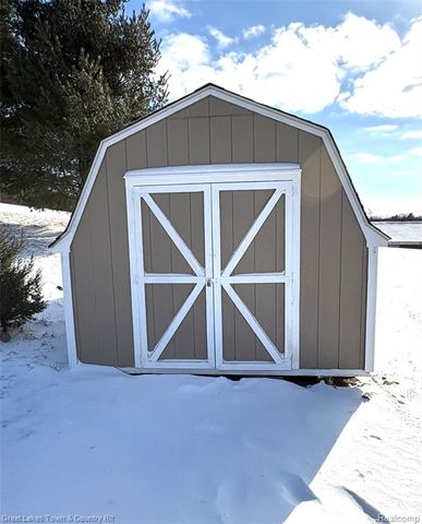 1051 N Lake George Road, Attica, MI 48412