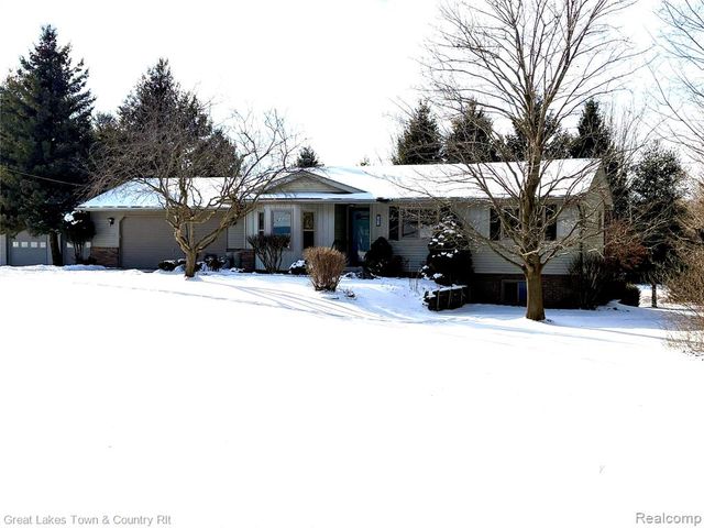 1051 N Lake George Road, Attica, MI 48412