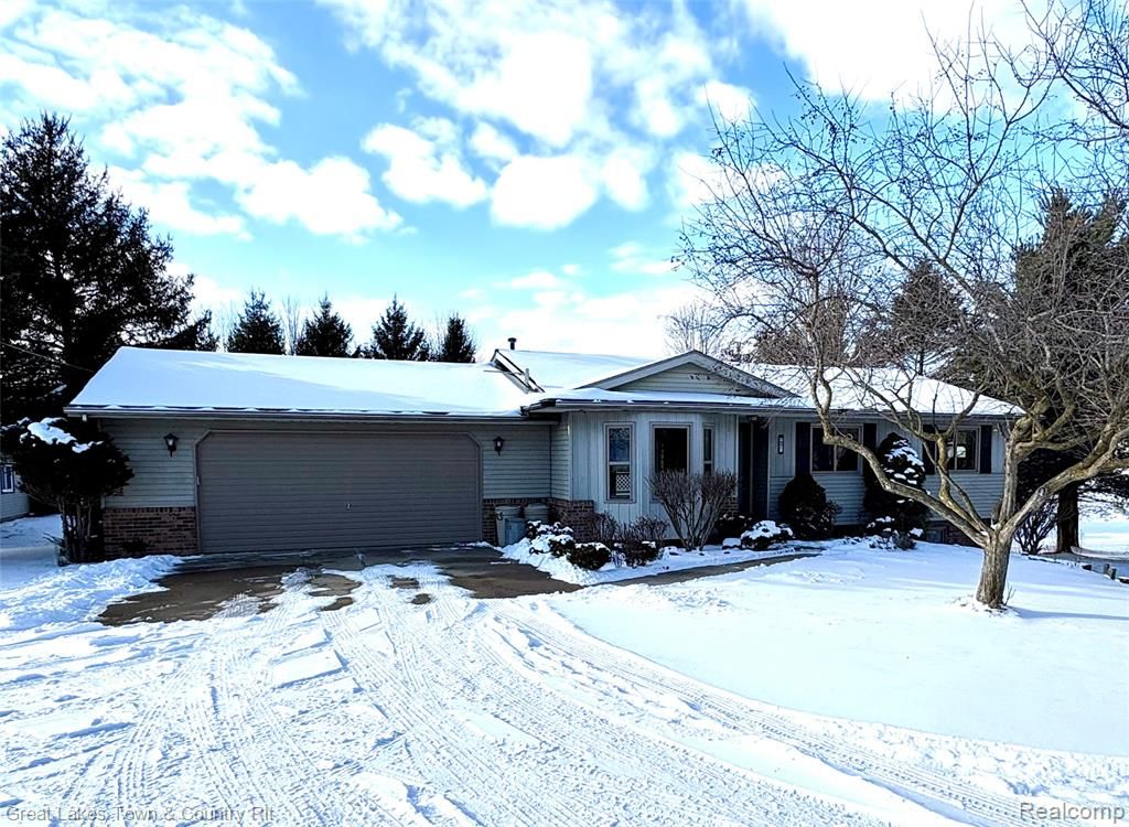 1051 N Lake George Road, Attica, MI 48412