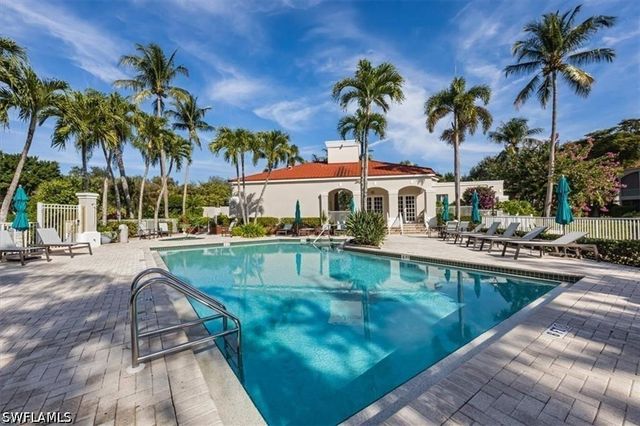 1505 Clermont DR B202, Naples, FL 34109