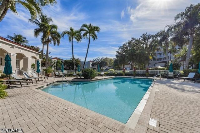 1505 Clermont DR B202, Naples, FL 34109