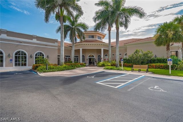 1505 Clermont DR B202, Naples, FL 34109