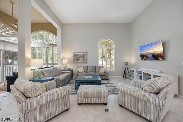 1505 Clermont DR B202, Naples, FL 34109